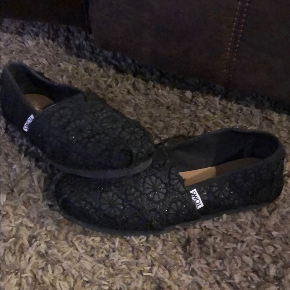 Floral sparkly black toms